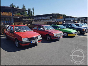 https://www.opel-freunde-ostfriesland.de/wp-content/uploads/2021/04/2017-Opel-Freunde-Ostfriesland-Young-Oldtimer-Treffen-in-Wahrsingsfehn-1.jpg